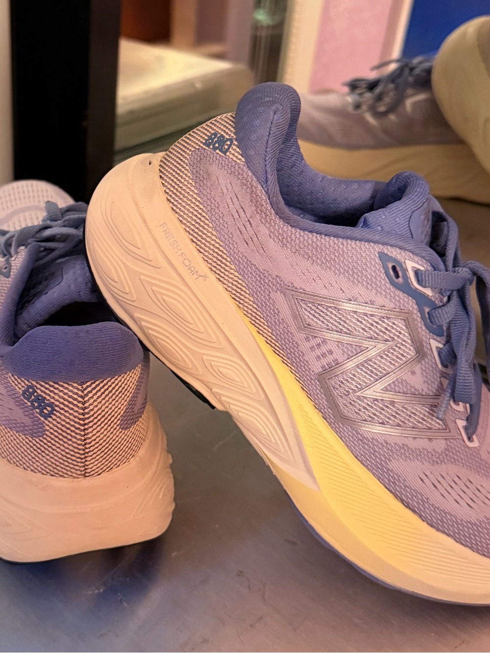 New Balance 880 Women's Running Shoes in Soft Lavender and Cream - Picture 5 of 13
